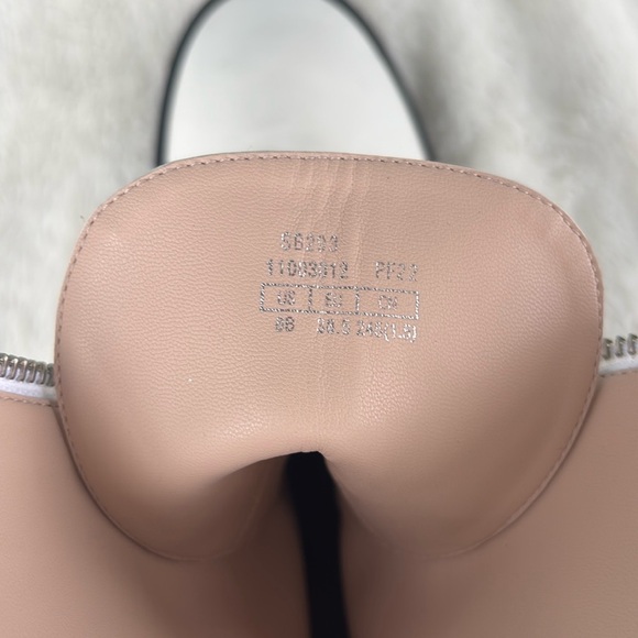 GUC STUART WEITZMAN Lodge Zip Leather Bootie in White Size 8B **defects** Moto - Picture 9 of 11